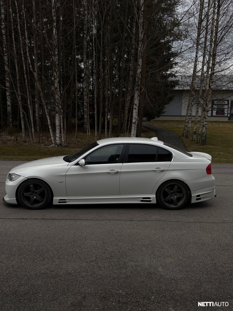BMW 323