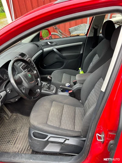 Skoda Octavia Combi 1,2 TSI Ambiente 2012, photo 7/9