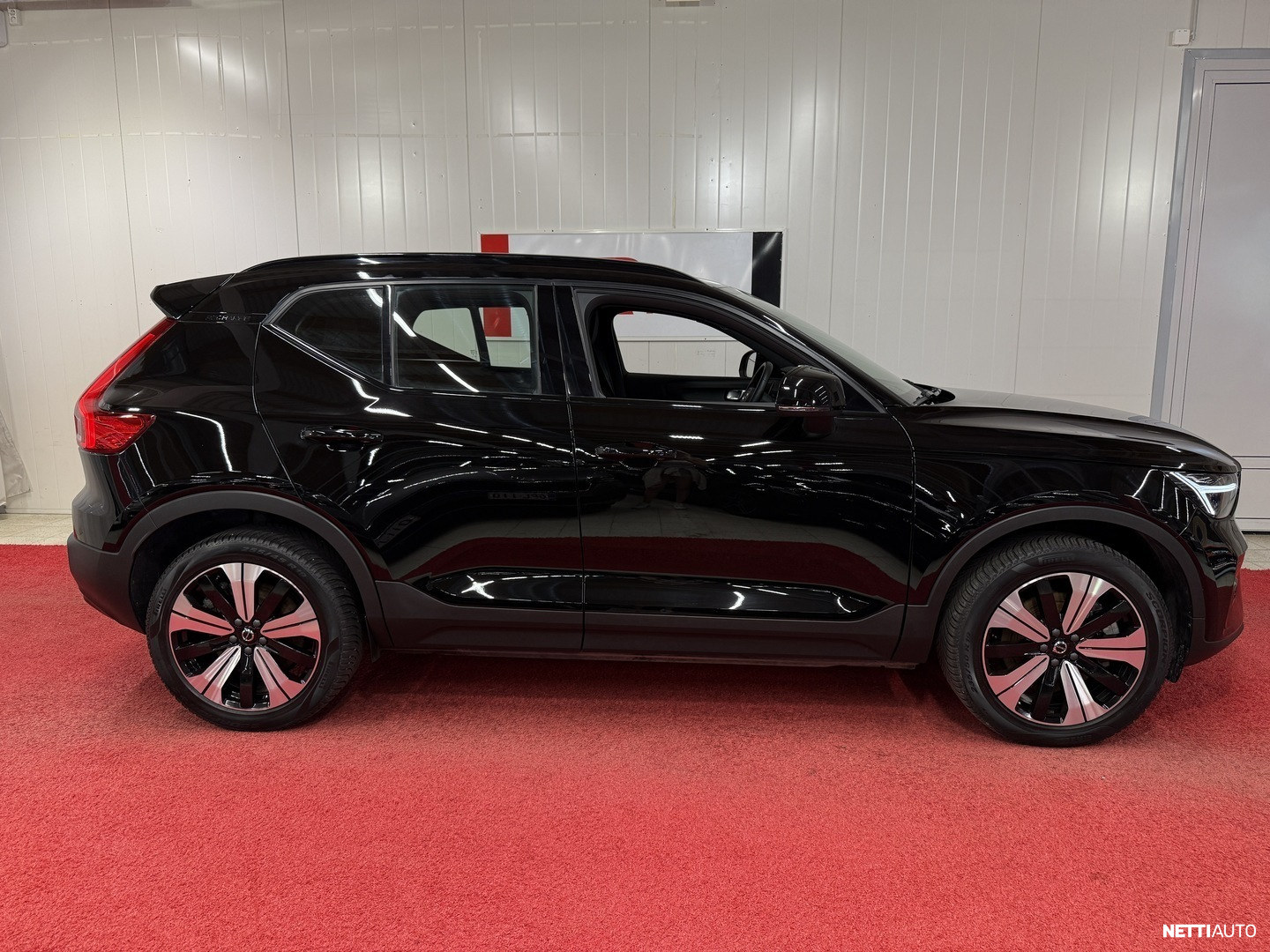 Volvo XC40 2023, photo 2/21