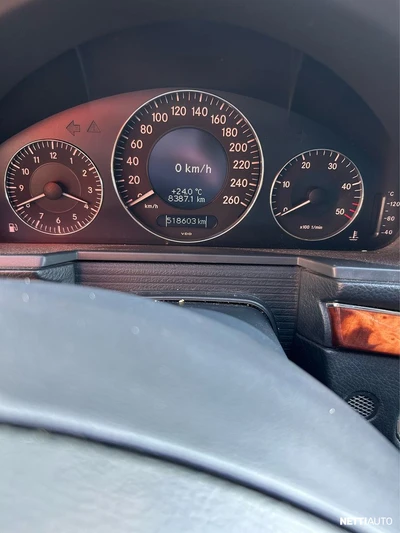 Mercedes-Benz E 220 2002, kuva 5/9