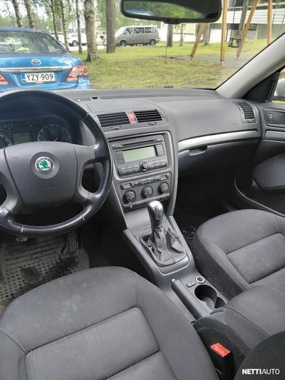 Skoda Octavia 1,9 TDI Elegance 2008, photo 6/7