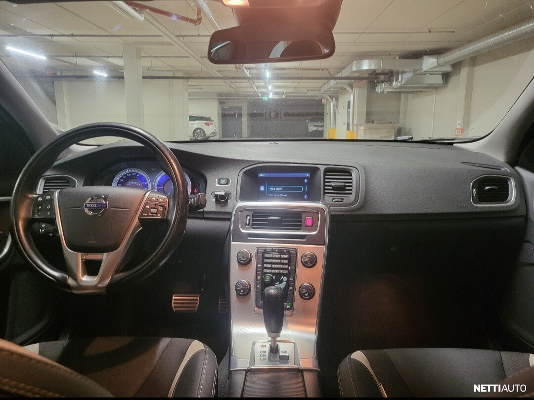 Volvo S60 2012, photo 3/3