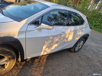 Lexus UX 250h AWD Comfort 2019, kuva 2/11