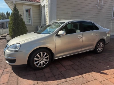Volkswagen Jetta 2010, kuva 5/10