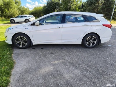 Hyundai i40 1,6 GDI 6MT ISG Comfort Plus 2013, photo 6/23