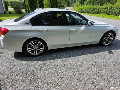 BMW 330 2016, photo 3/12