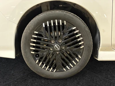 Nissan Leaf 2022, photo 7/35