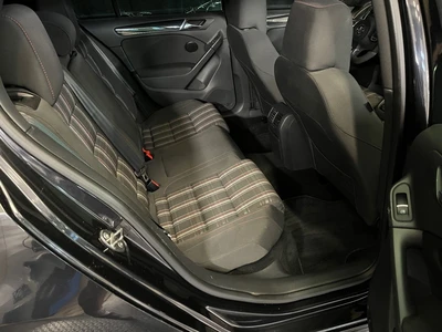 Volkswagen Golf 2010, photo 6/8