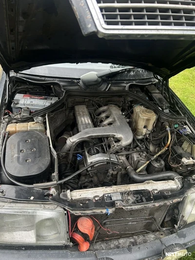 Mercedes-Benz 300 1989, photo 5/5