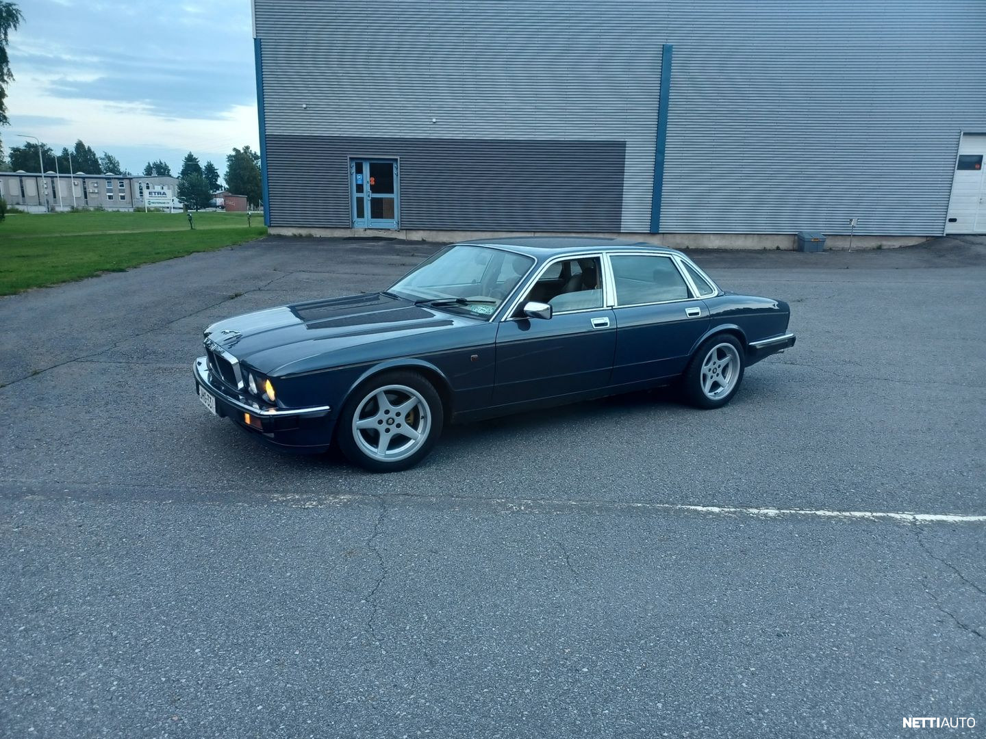 Jaguar Sovereign