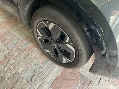 Kia Niro Business Luxury 64,8 kWh 204 hv 2023, kuva 7/8