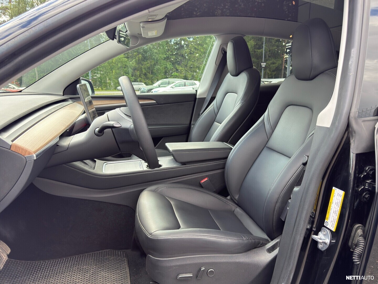 Tesla Model Y 2025, photo 5/7
