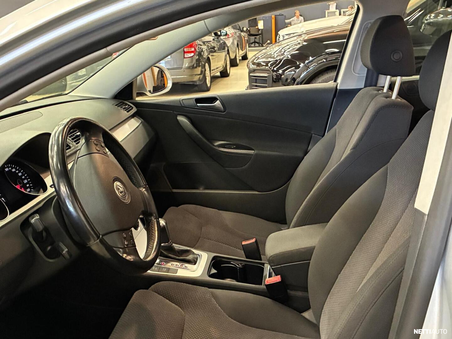 Volkswagen Passat 2010, photo 6/30