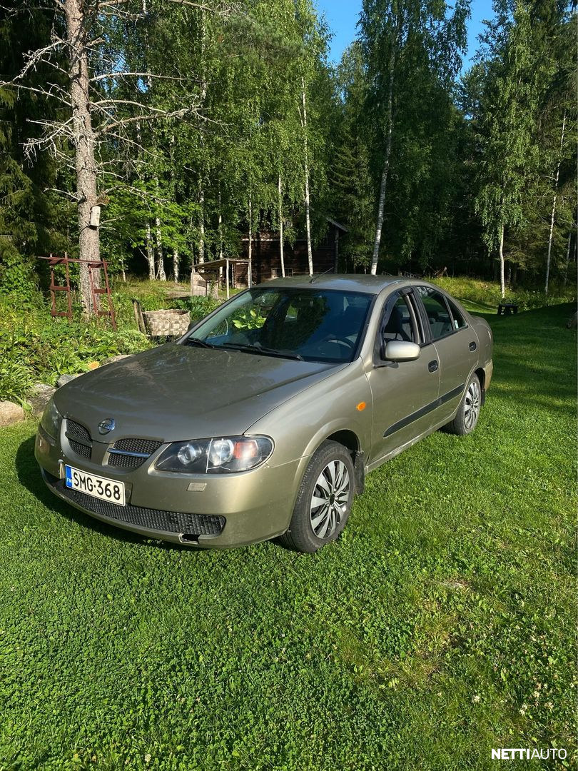 Nissan Almera