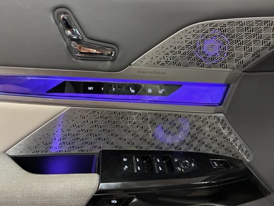 BMW i7 G70 xDrive 60 2023, kuva 7/13