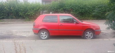 Volkswagen Golf 1,6 CL 3d 1997, photo 2/9