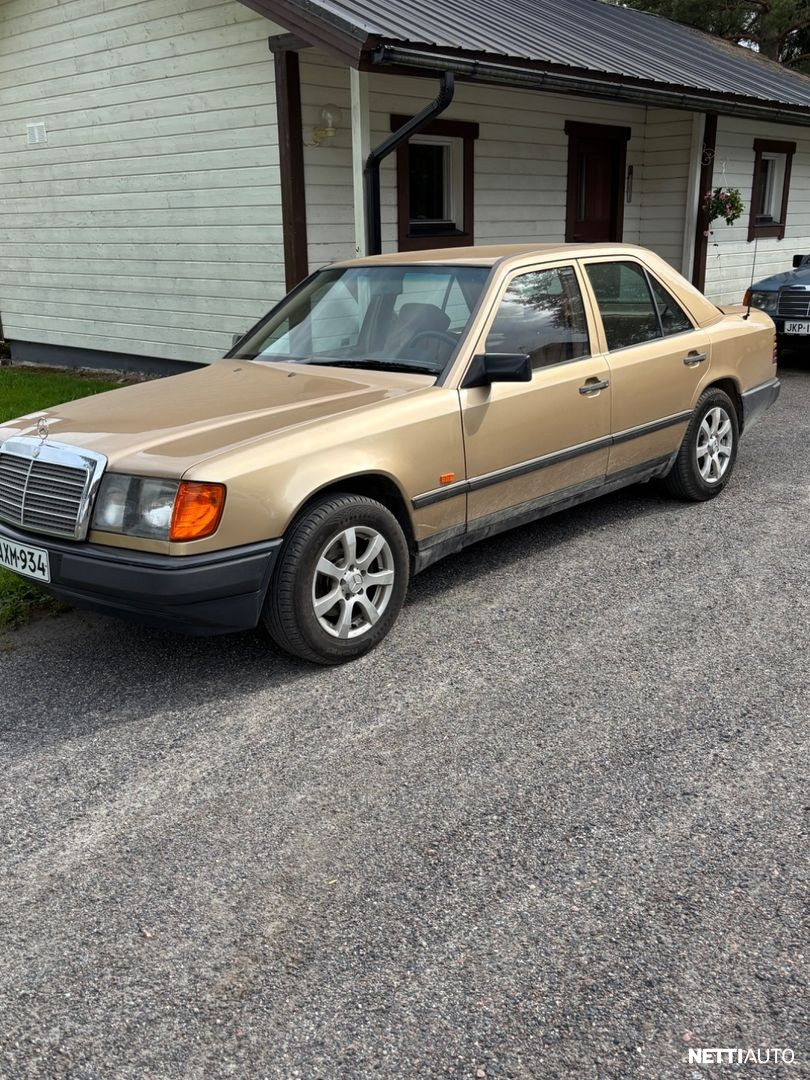 Mercedes-Benz 300