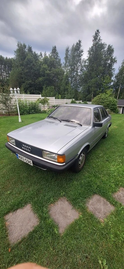 Audi 80 1981, kuva 1/13