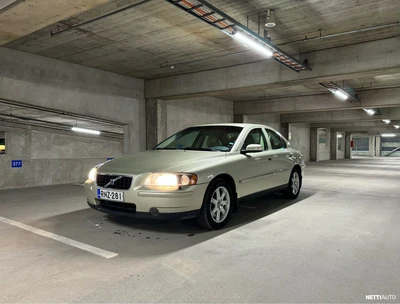 Volvo S60 T5 manuaali 2005, photo 1/20