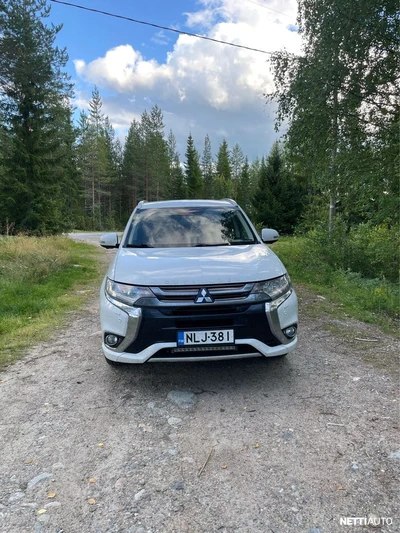 Mitsubishi Outlander PHEV 2016, kuva 5/12
