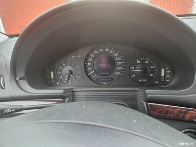 Mercedes-Benz E 200cdi classic 2003, photo 5/11