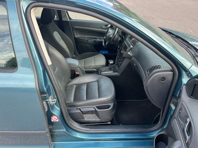 Skoda Octavia 2,0 FSI Ambiente 2005, kuva 6/10
