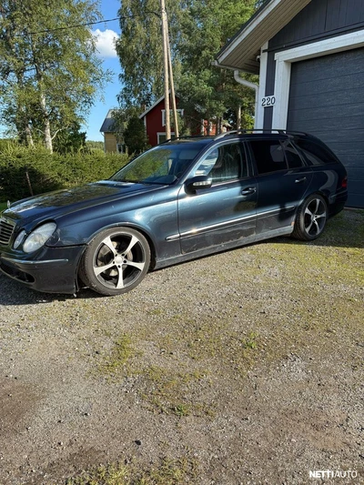Mercedes-Benz E 2003, photo 4/8