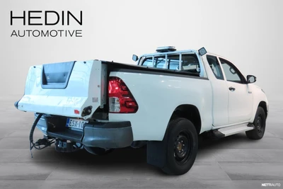 Toyota Hilux Extra Cab 4WD 2,4D Life 2021, photo 3/40
