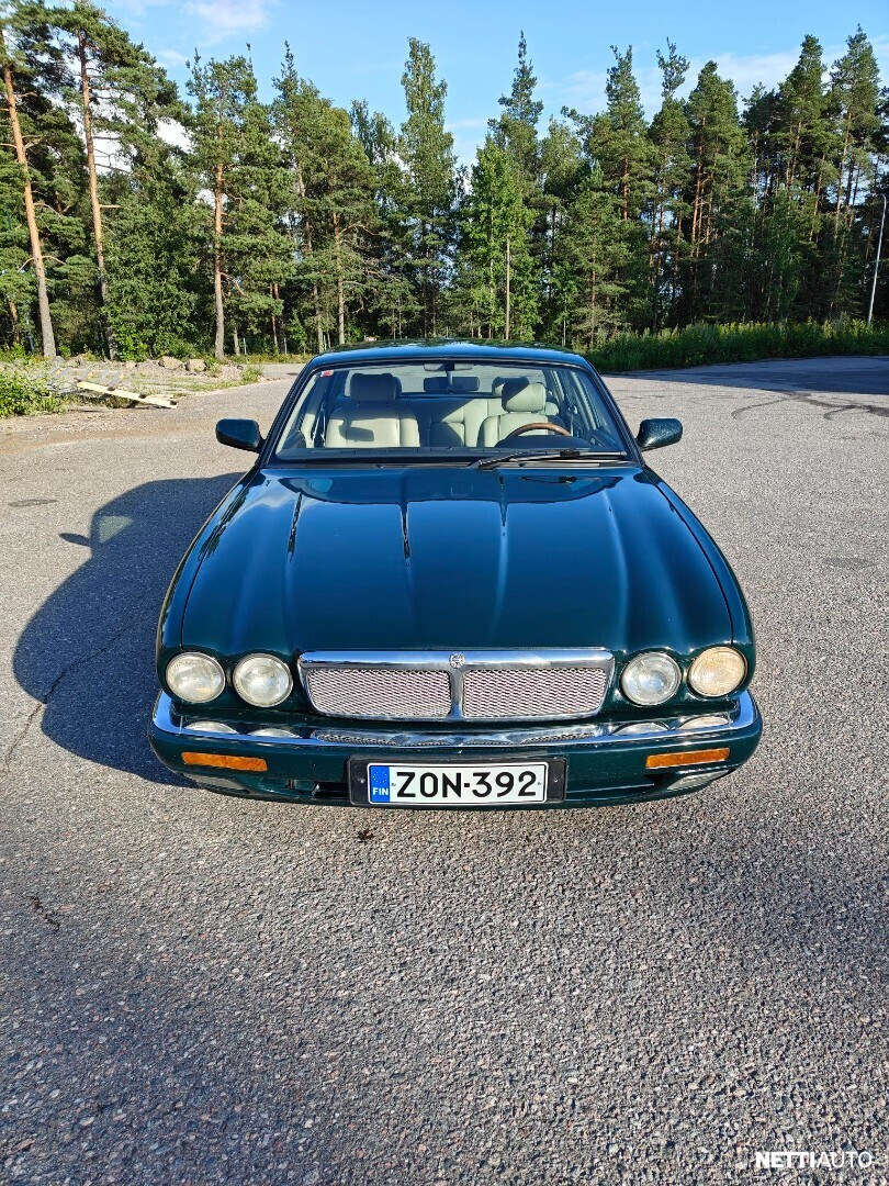 Jaguar XJ6