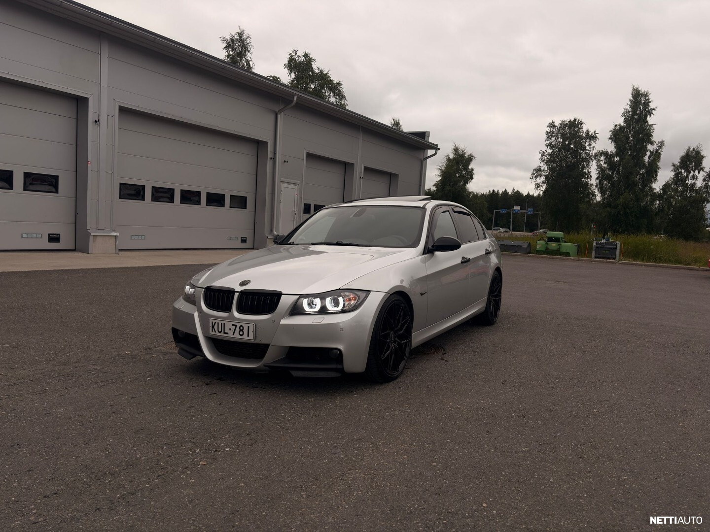 BMW 335