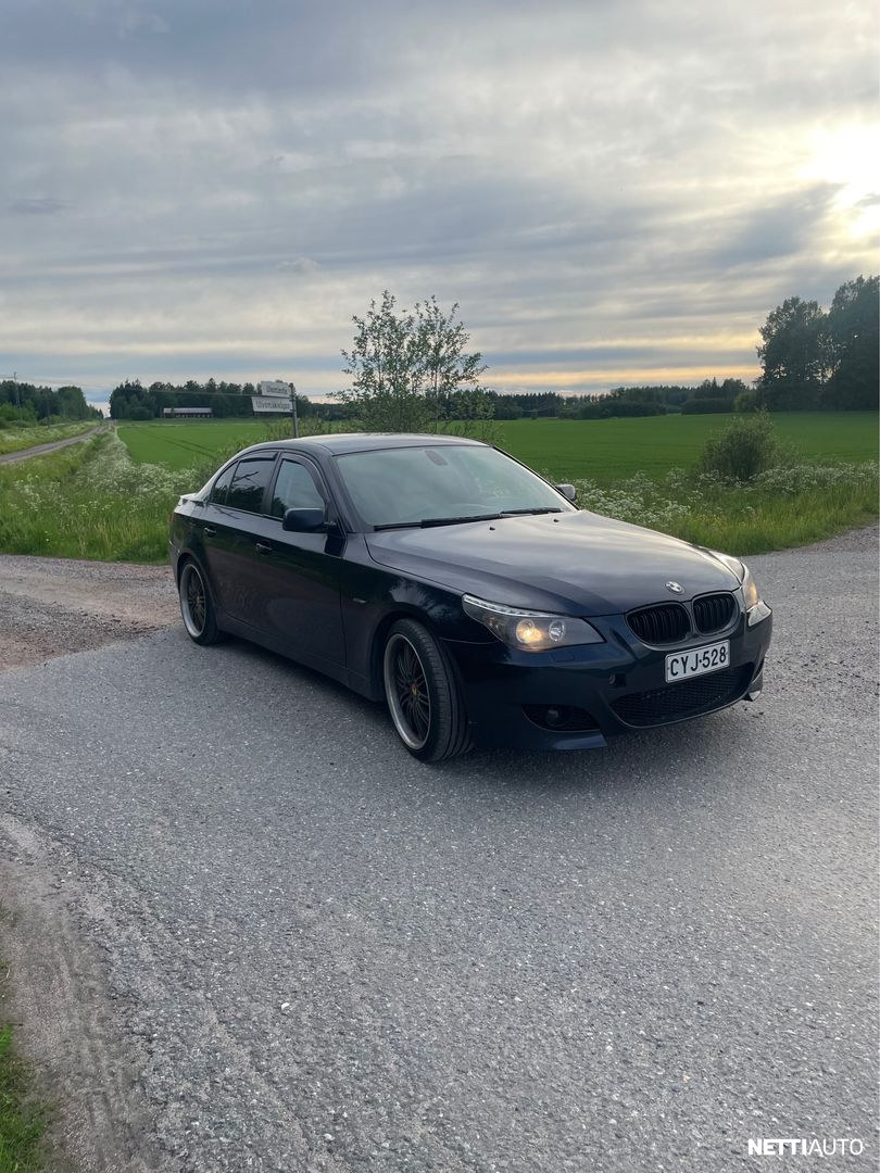 BMW 523