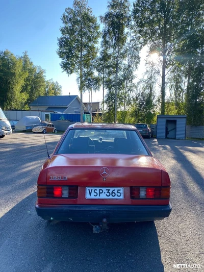 Mercedes-Benz 190 1985, photo 3/8