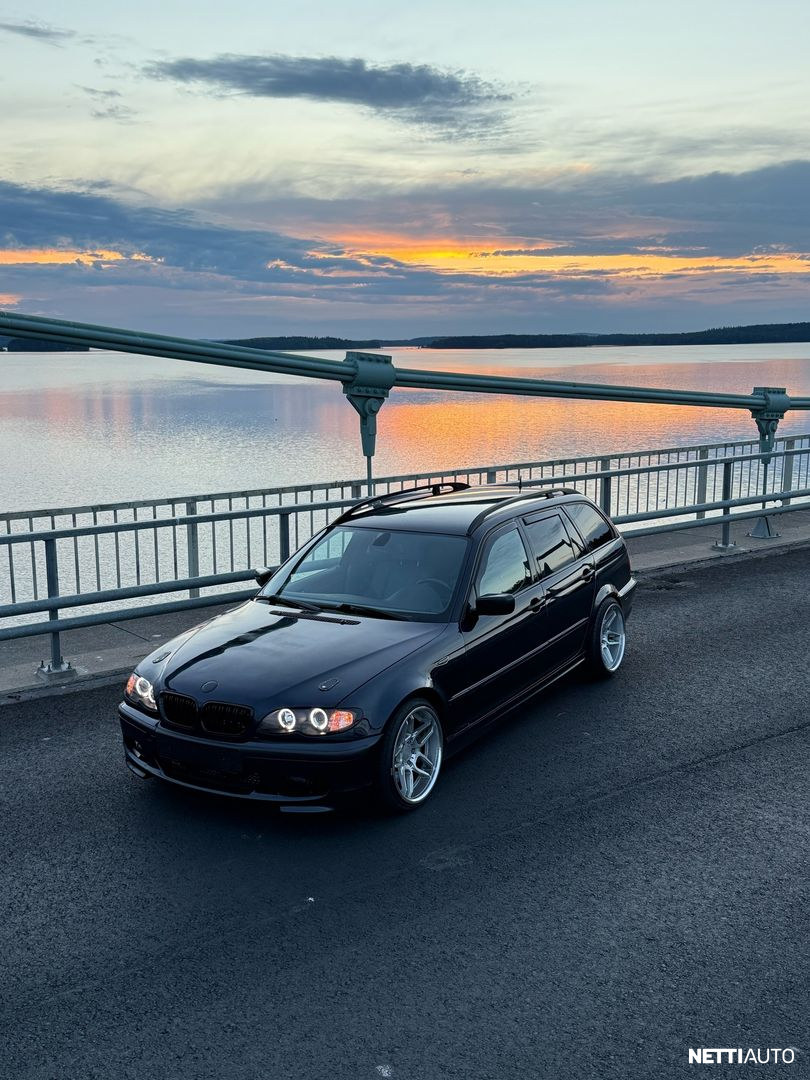 BMW 330