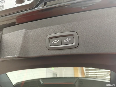 Volvo XC40 2023, photo 6/37