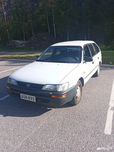 Toyota Corolla 1995, kuva 1/5