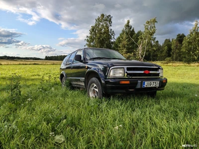 Chevrolet Blazer 1997, kuva 1/12