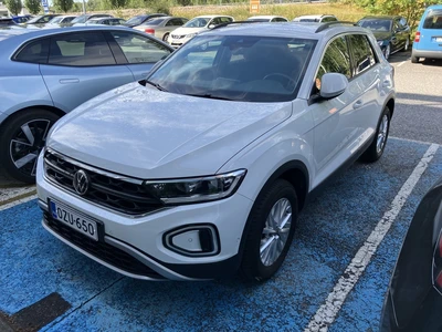 Volkswagen T-Roc 2023, photo 2/11