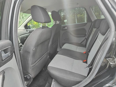 Ford Focus 2011, kuva 8/8