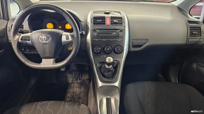 Toyota Auris 2010, kuva 4/9