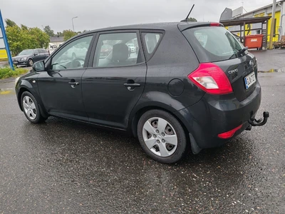 Kia Ceed 1,4 ISG LX 5D EcoDynamics 2011, kuva 4/10