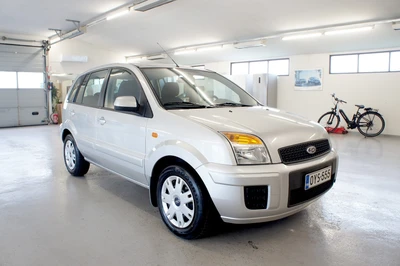 Ford Fusion 1,4 80hv Limited M5 5-ovinen 2011, photo 4/19