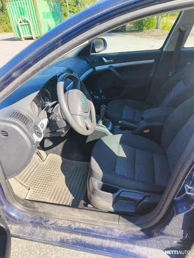 Skoda Octavia 2010, kuva 3/7