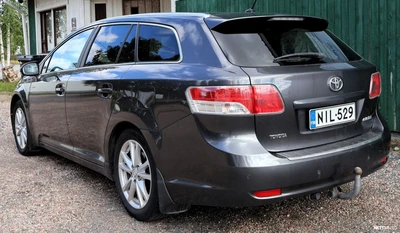 Toyota Avensis 2012, photo 5/16
