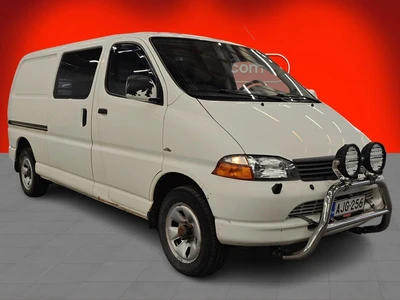 Toyota Hiace 2,5 D-4D 100 5ov pitkä 4WD 2005, kuva 4/37