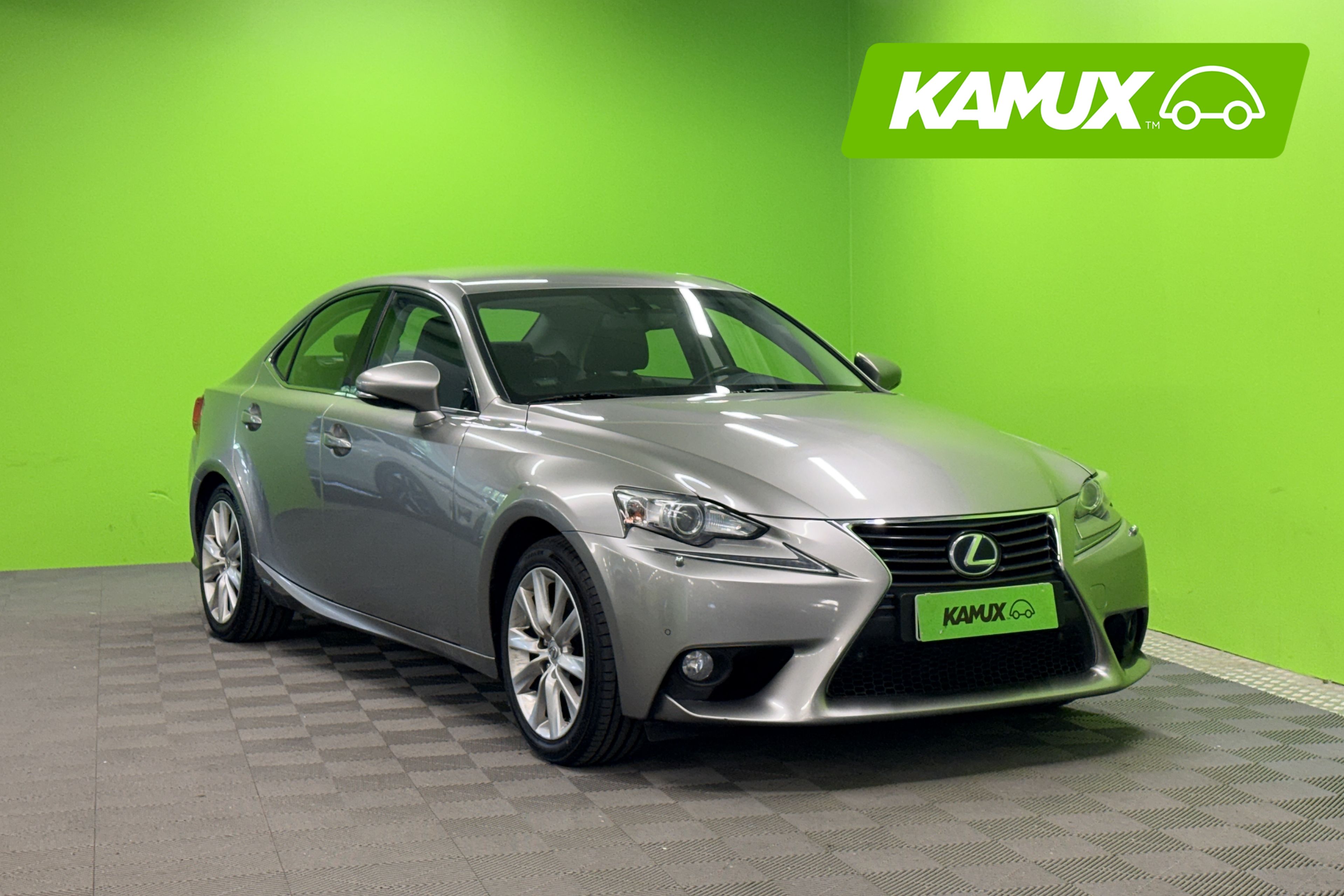 Lexus IS 300h - Merkkihuollettu!