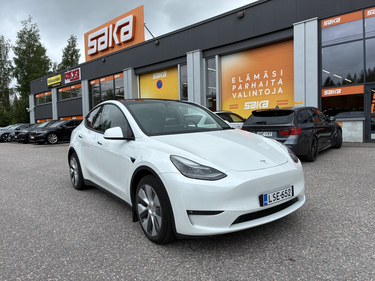 Tesla Model Y Long Range