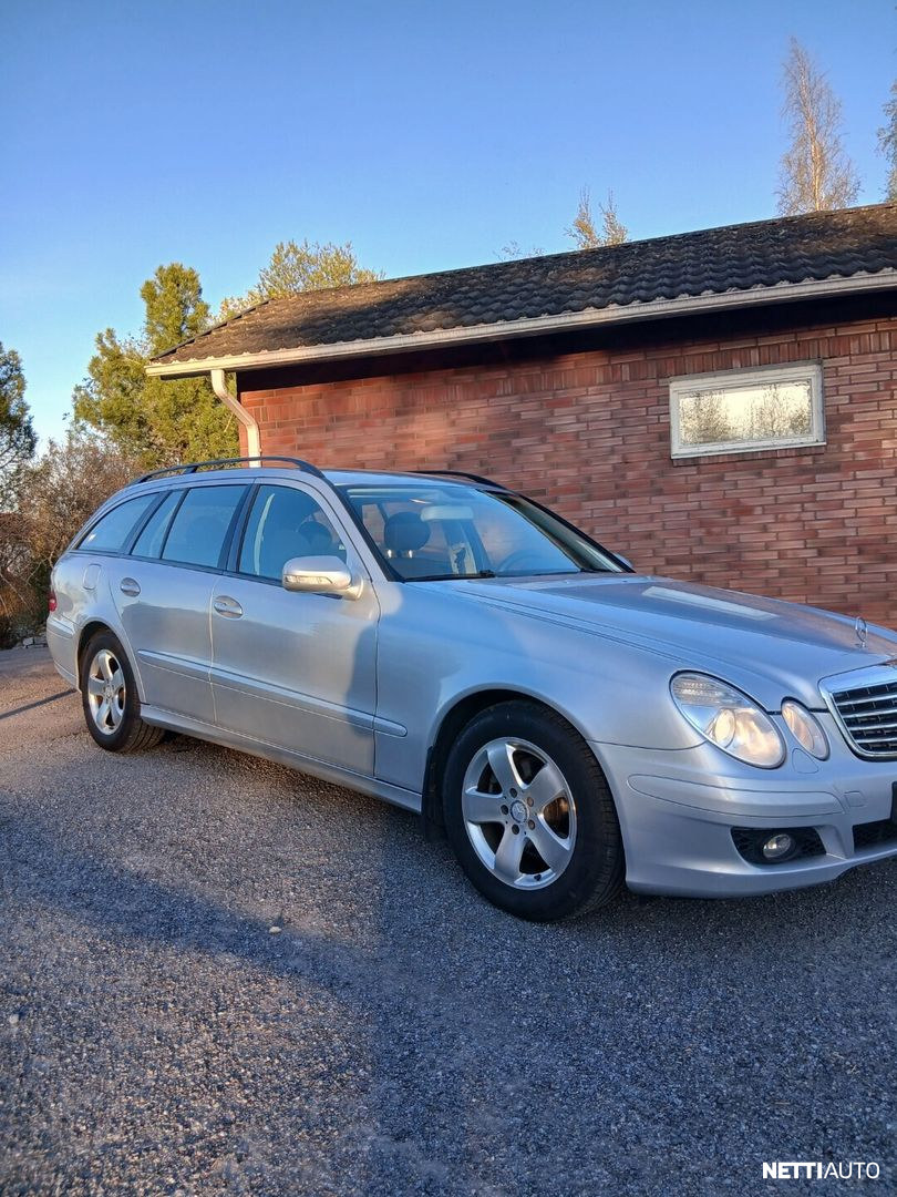 Mercedes-Benz E 220