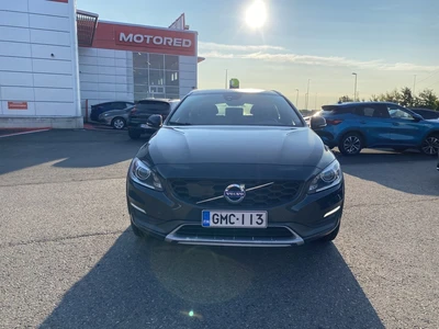 Volvo V60 Cross Country 2016, photo 2/10