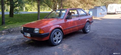 Ford Escort 1984, kuva 1/8