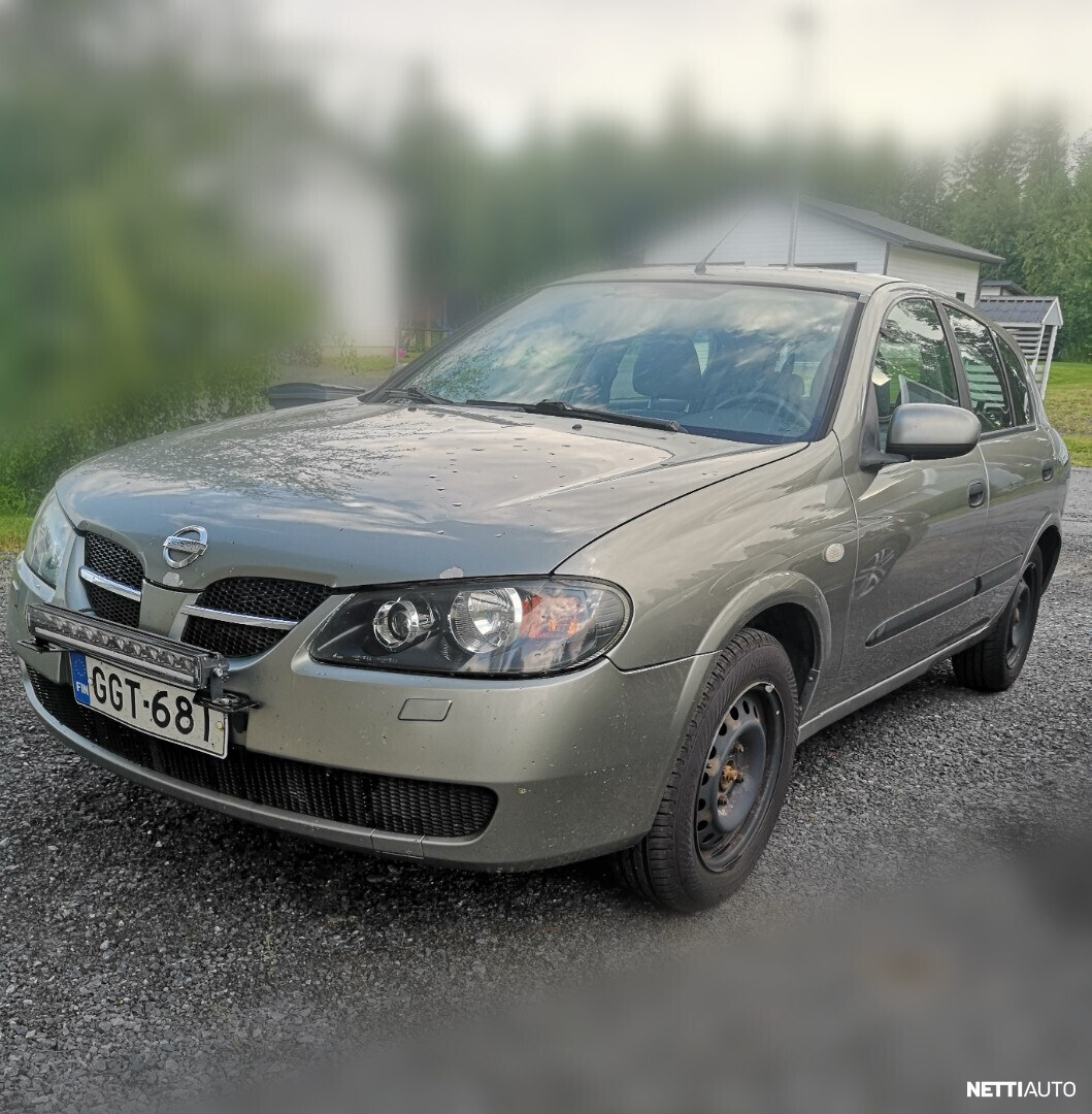 Nissan Almera
